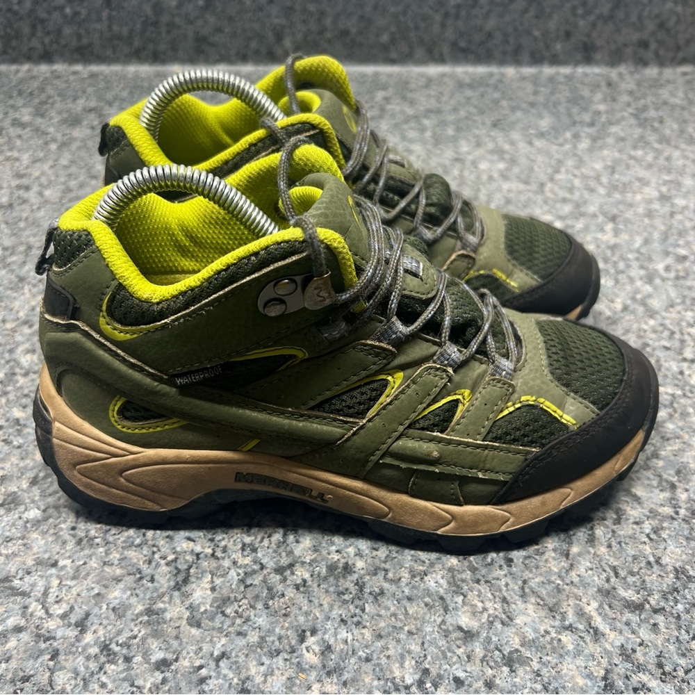 Merrell Kids Unisex Moab 2 Mid Waterproof Hiking Boots | Youth Size 2.5